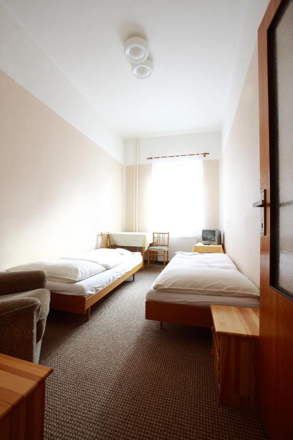 Hotel Slávie Klášterec nad Ohří Exterior foto